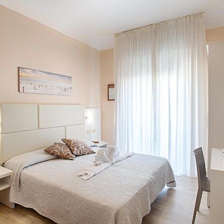 Hotel Barca D'Oro Bellaria-Igea Marina Bagian luar foto