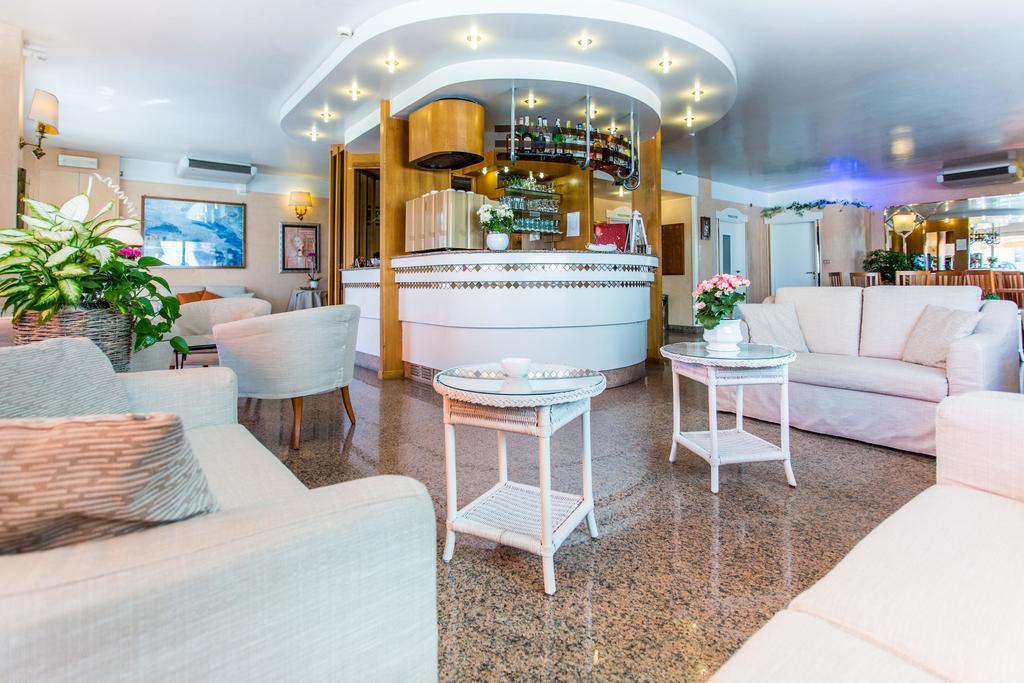 Hotel Barca D'Oro Bellaria-Igea Marina Bagian luar foto