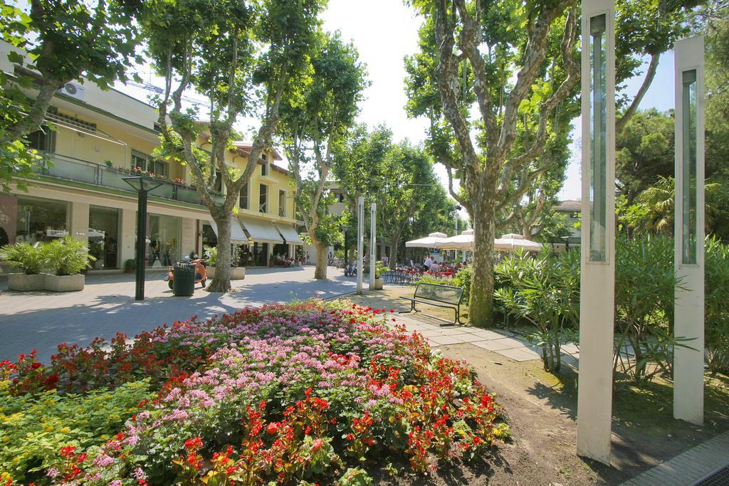 Hotel Barca D'Oro Bellaria-Igea Marina Bagian luar foto